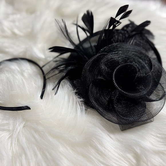 Elegant Black Feather Fascinator/ New - Picture 8 of 9